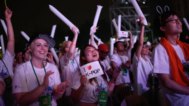 ヨジャドルとは？意外と知らないK-POPファンが使う用語一覧！