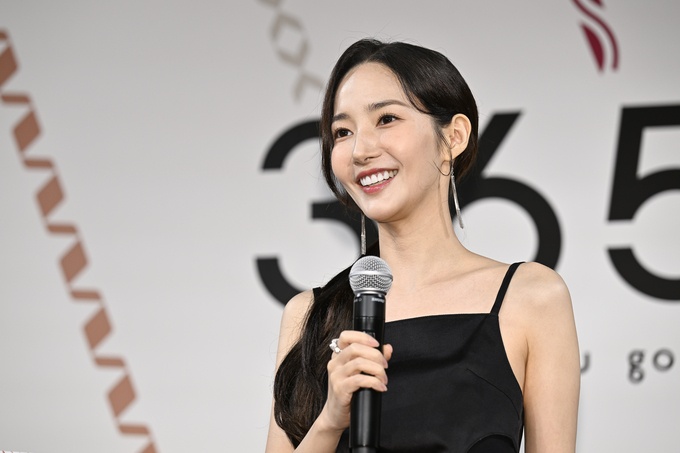 パクミニョンは整形を告白している！どこが変わった？現在の仕事は？